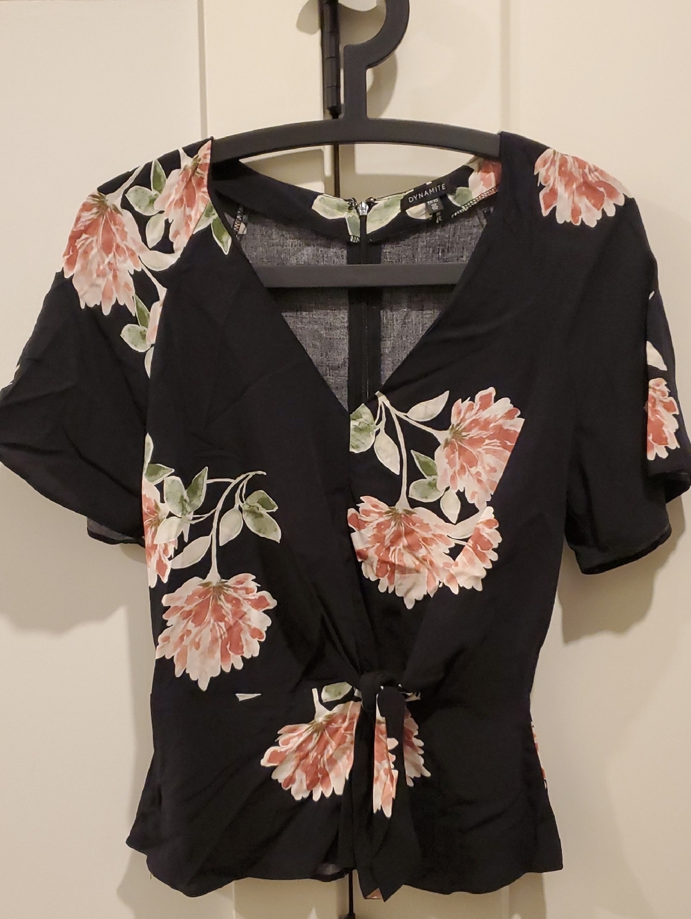 Dynamite Black Floral Tie-Front Top 100% Viscose